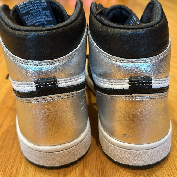 2021 NIKE AIR JORDAN BLACK AND SILVER HIGH TOPS - SIZE 7 1/2 - Picture 7 of 10